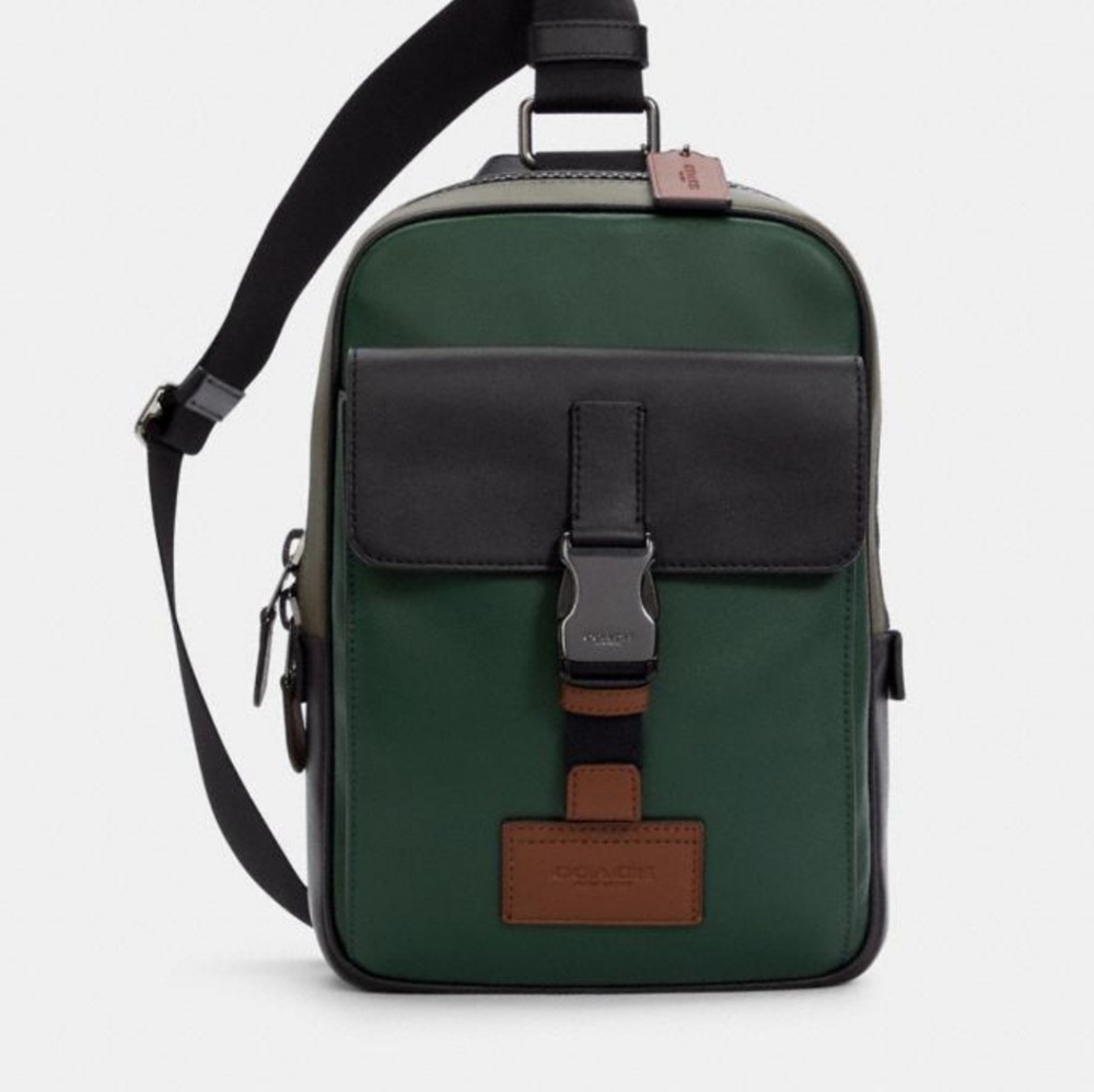 Coach Track Pack